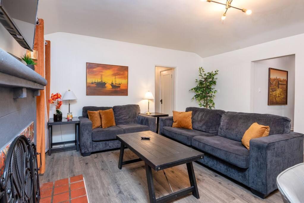 Chic And Spacious 3Br Gem In Central La ลอสแอนเจลิส ภายนอก รูปภาพ